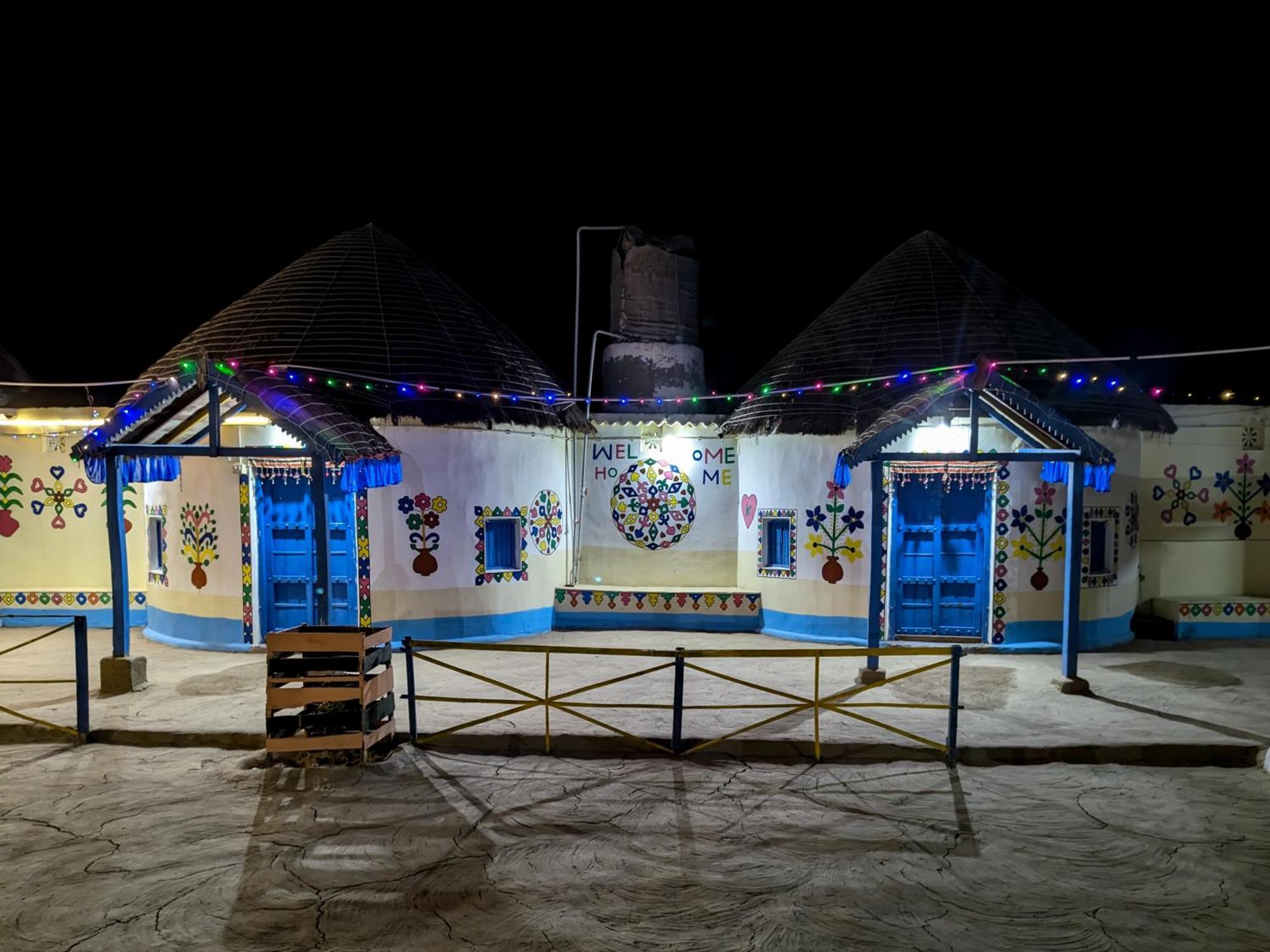 White Land Villagestay Dhordo Экстерьер фото