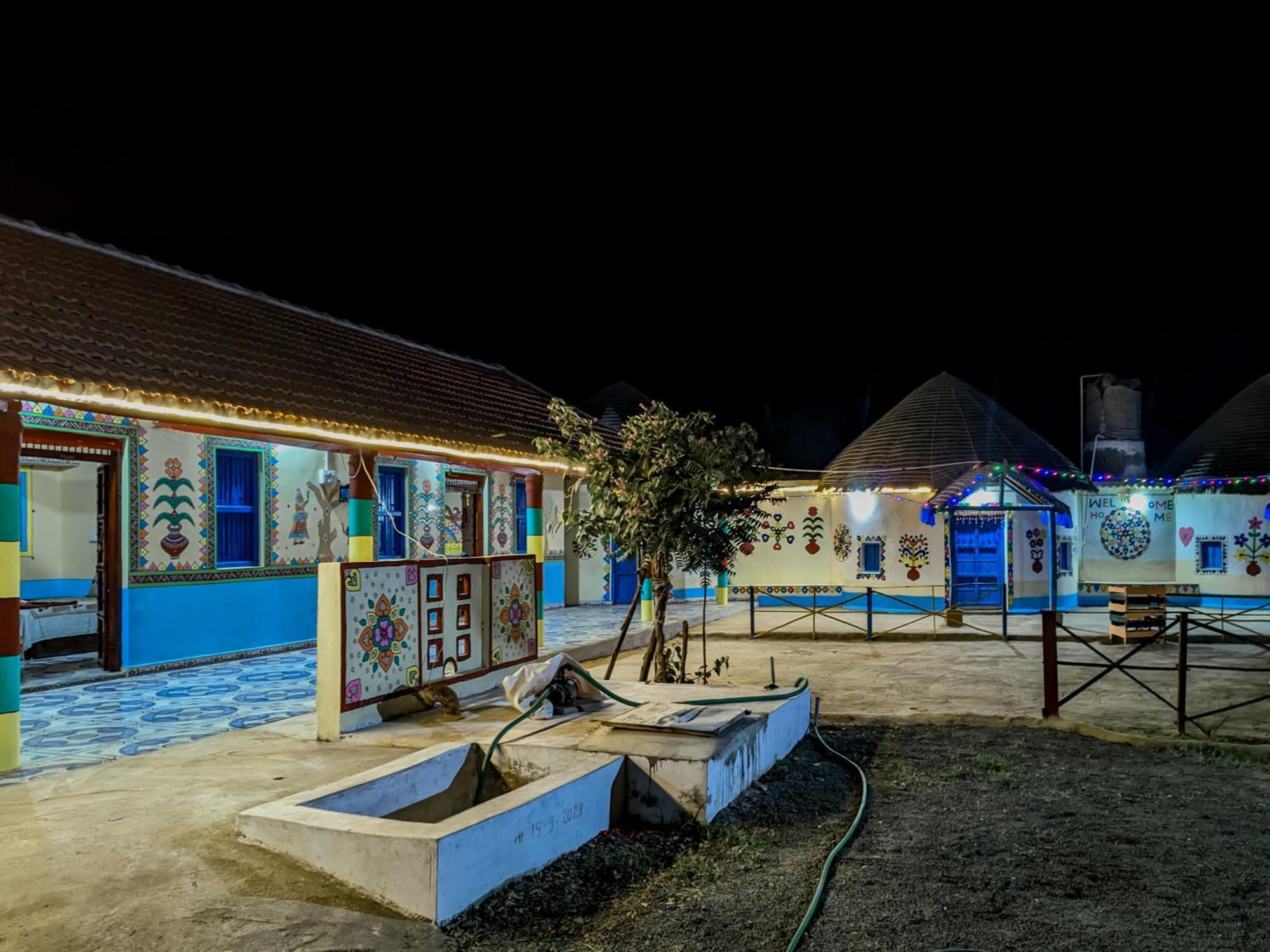 White Land Villagestay Dhordo Экстерьер фото